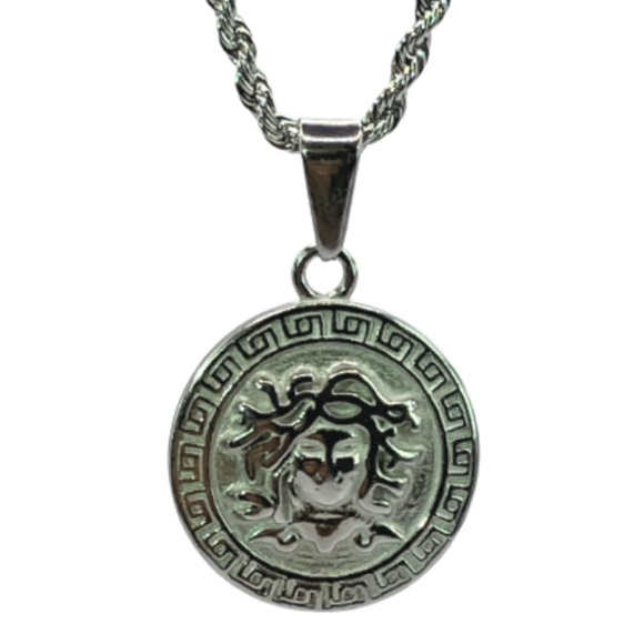 18k Vermeil Goddess Medusa Pendant Necklace! Versace Vibes! - Picture 1 of 9
